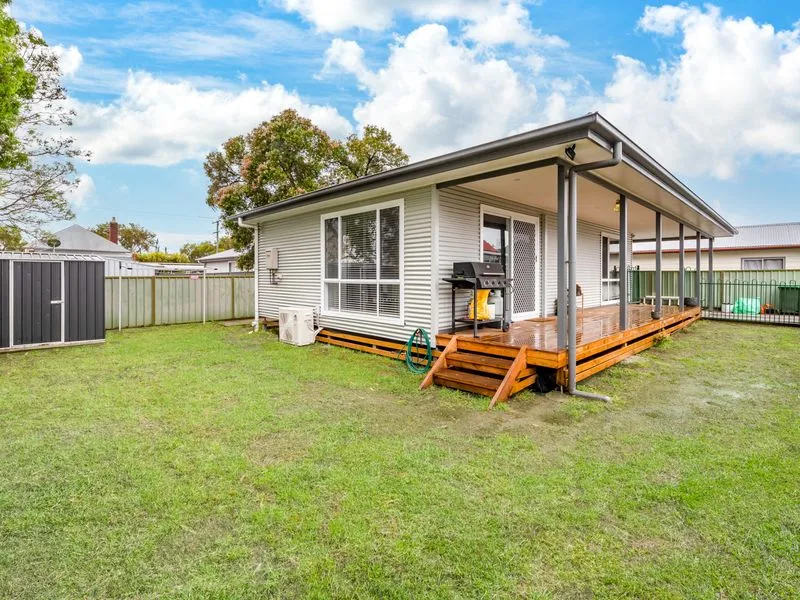 IMMACULATE AND MODERN TWO BEDROOM GRANNY FLAT