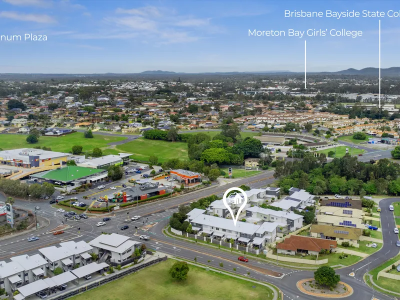 Quiet Location in 'Breeze' Complex - Walk to Wynnum Plaza & Best Schools