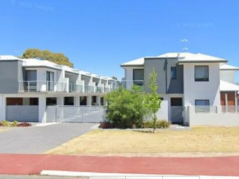 Easy Care Townhouse in Great Location