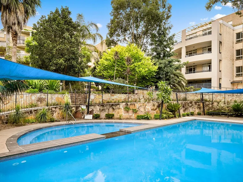 Oversized Apartment in Heart of Castle Hill