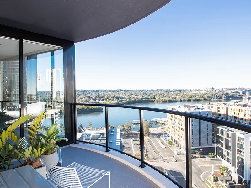 Live The Waterfront Lifestyle