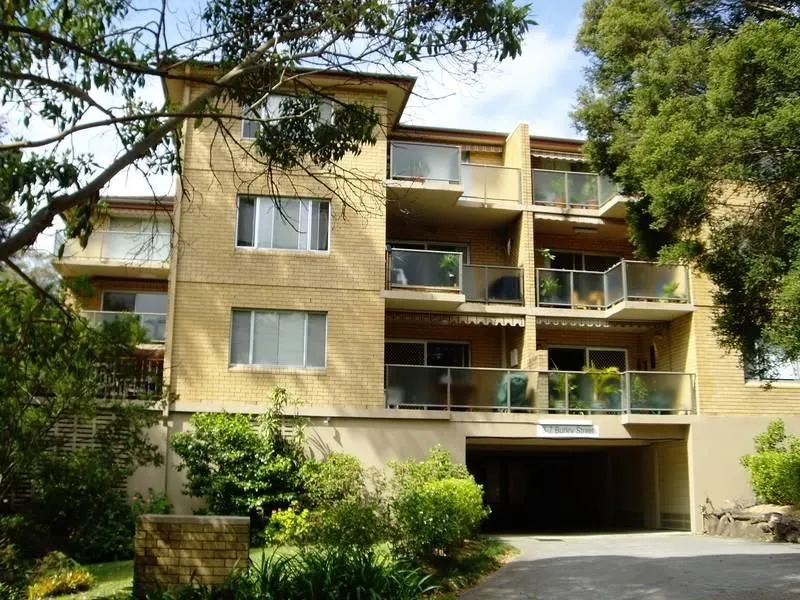 Large Alfresco Entertainer