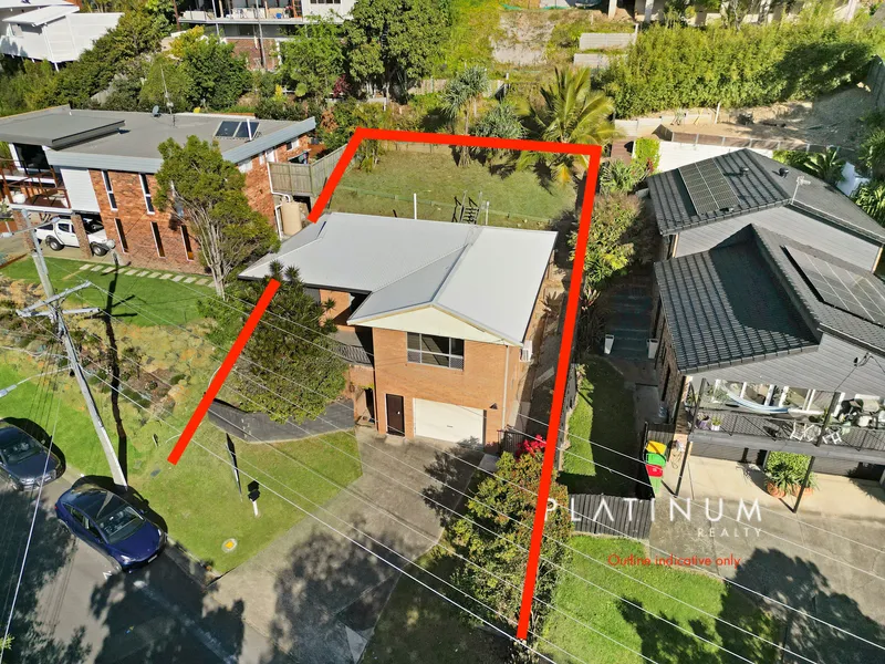 Great Ocean Views! - 3 Bedroom, 1 Bathroom Family Home With Scope To Improve.