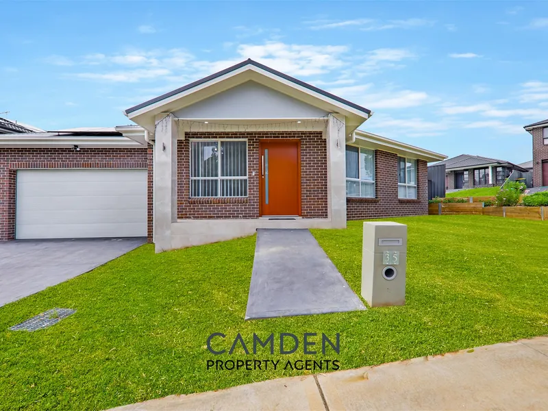 Fabulous home near new, Corner block with lots of space !!!
