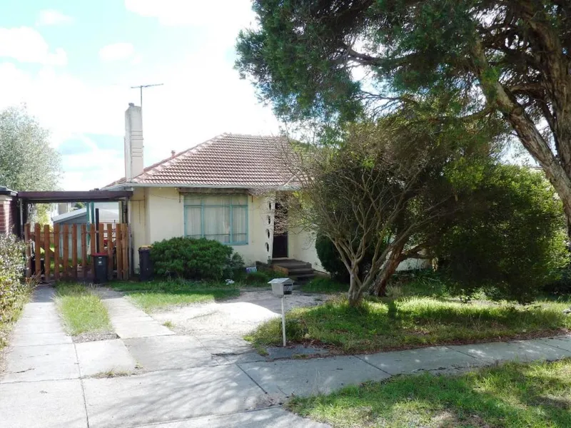 WELL-FEATURED IN A GREAT LOCATION