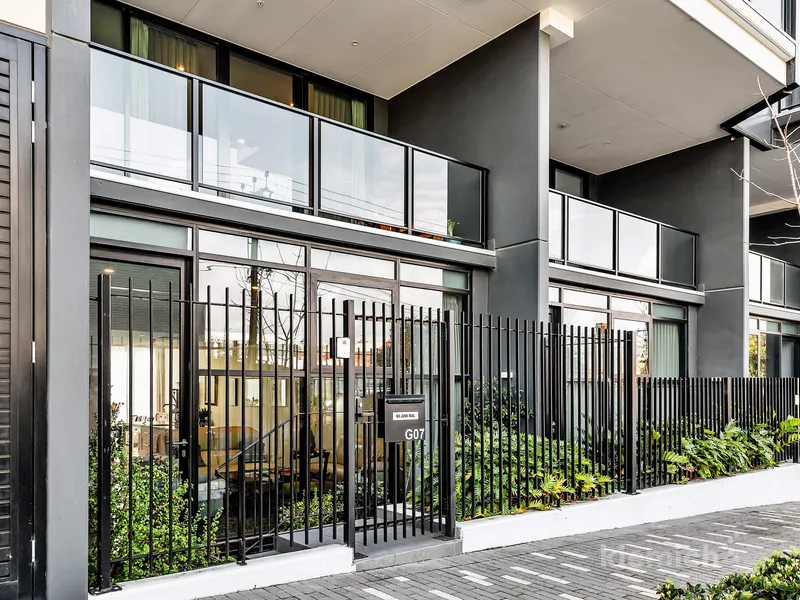 Sensationally positioned and surrounded by beautiful parklands, 'East Park' offers luxurious townhouse living in a city fringe location