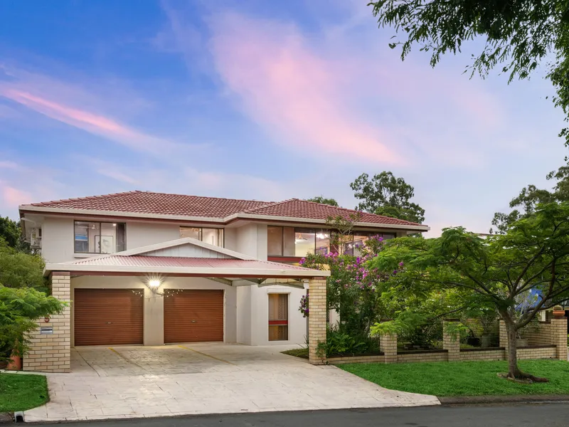 Great Position, Carefree Lifestyle and Dual Living Potential