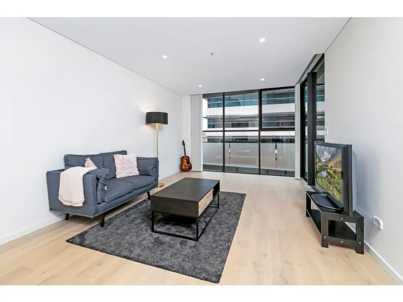 Nearly new 1 bedroom in the heart of Hurstville