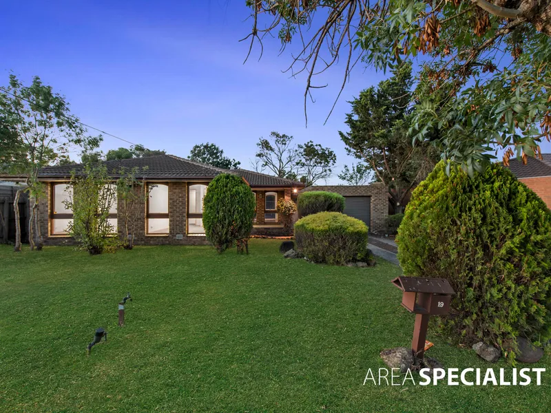 Listed AS - Moments to Pacific Werribee with loads of Potentials! (Land: 682M2)