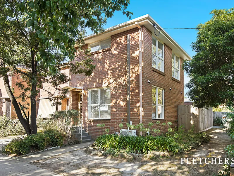 LIGHT AND BRIGHT TOWNHOUSE - WATER USAGE INCLUDED