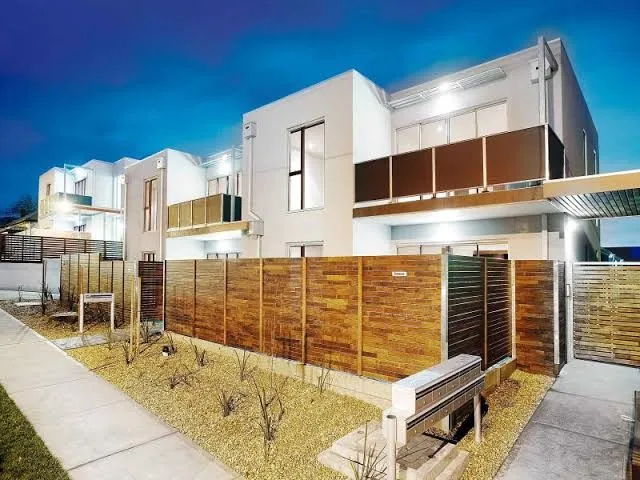 Stunning garden courtyard 2 Bedroom apartment