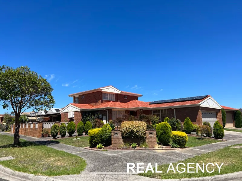 $680/w Spacious 4 Bedroom 2 Bathroom 3 WC Family Heaven Premier Location!