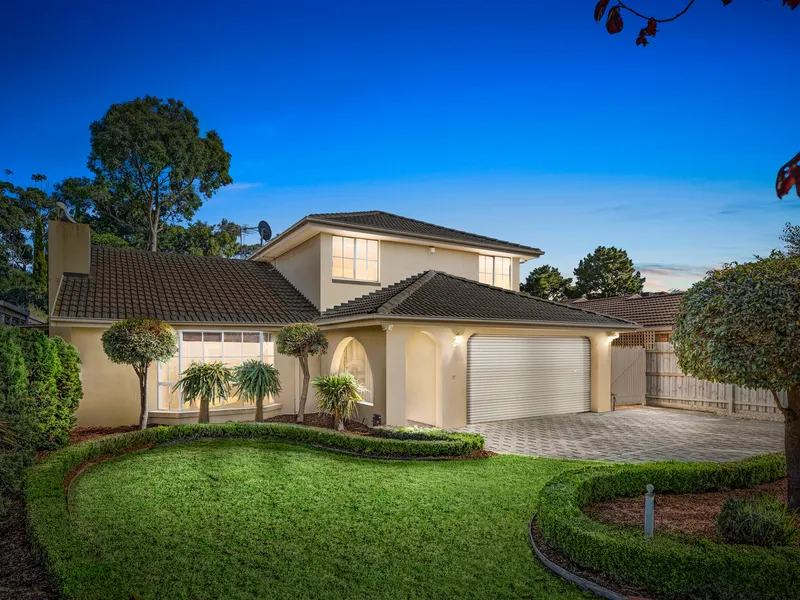 SOUTH SIDE FAMILY HOME - WALK TO EVERYTHING!!