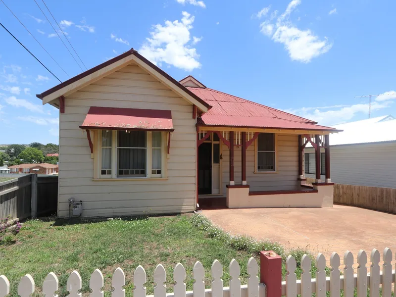 CUTE COTTAGE