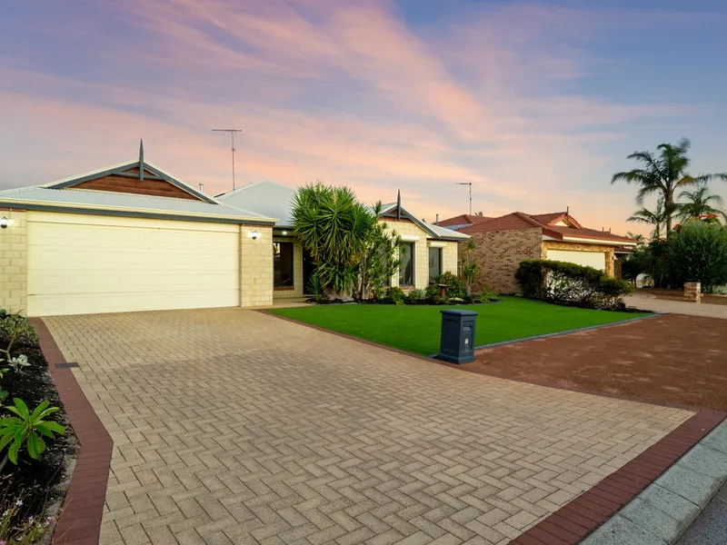 This stunning home with pool and workshop will tick all the boxes!