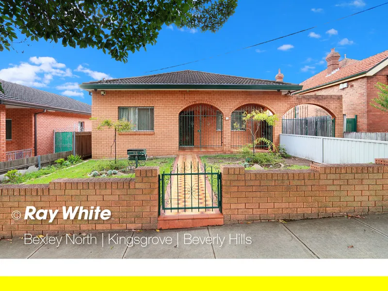 Double Brick Beauty on 692 sqm of land