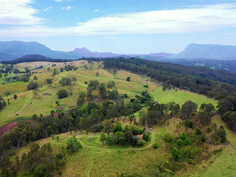 THE BEST INGREDIENTS FOR COUNTRY LIVING