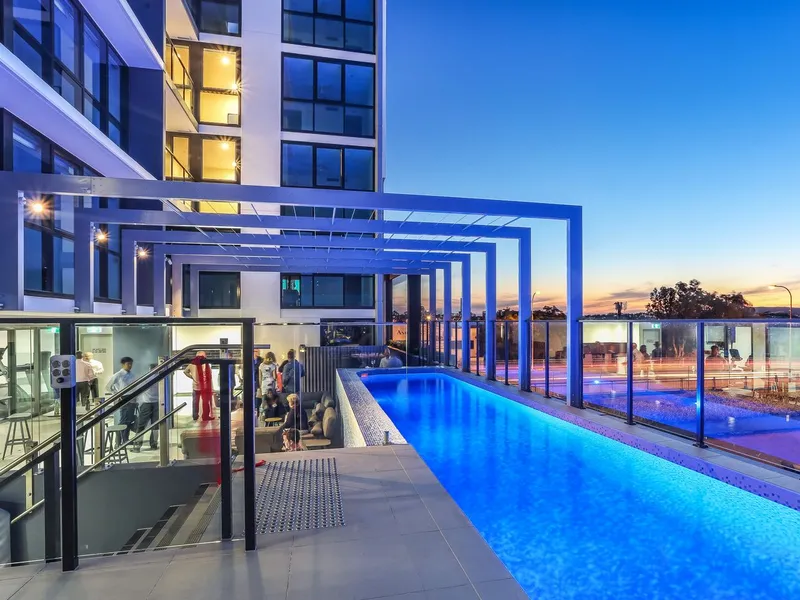 The Hudson Albion - Top Quality 3 Bed 2 Car Apartment In Top Growth Location - Fully Furnished - Podium Lap Pool - BBQ Outdoor 4km to CBD