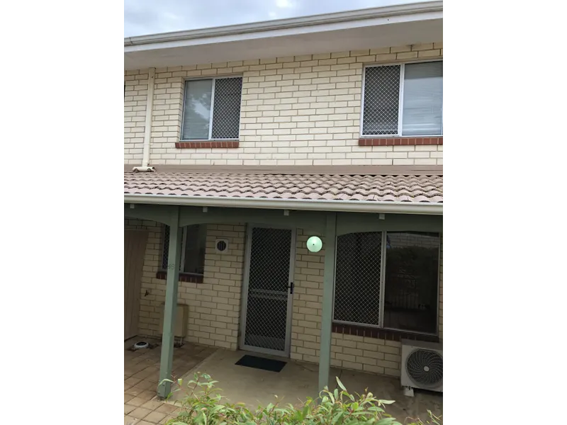 Lakeside Living - Quiet townhouse!