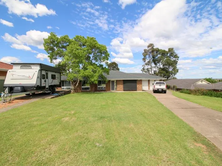 Lovely 4 Bedroom Low Maintenance Family Home