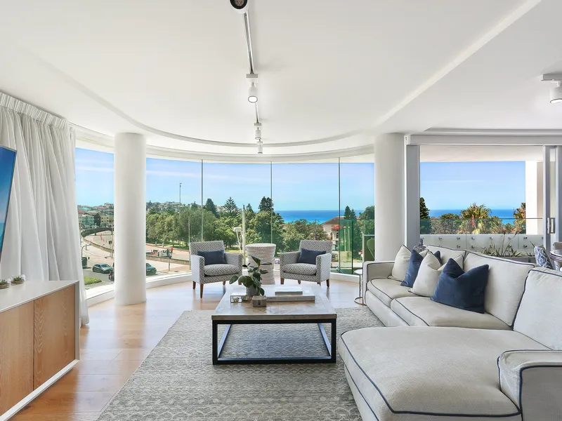 Sweeping ocean views positioned on the NE corner of the renowned 'Pacific'