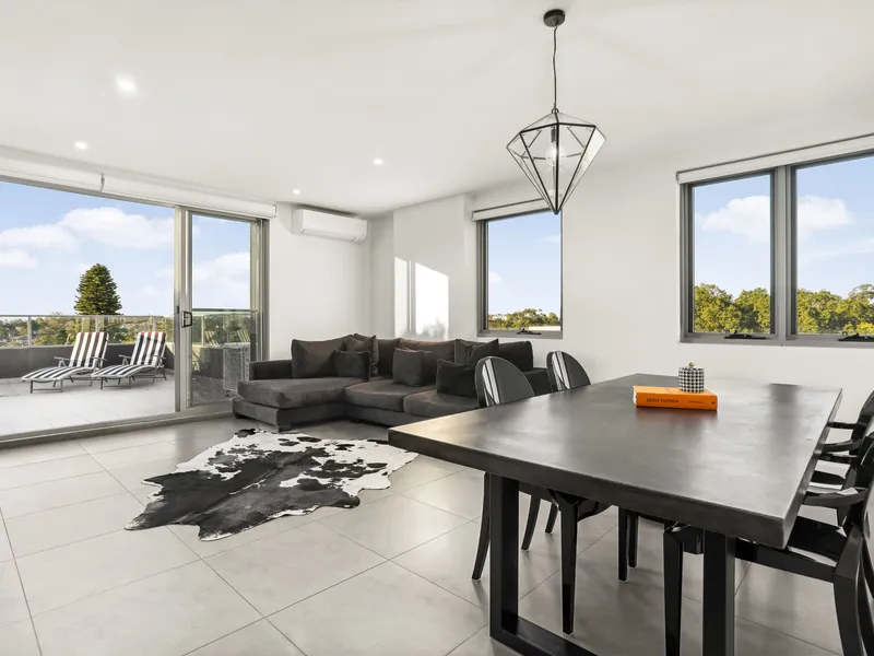 Stunning north facing apartment with huge sun soaked terrace