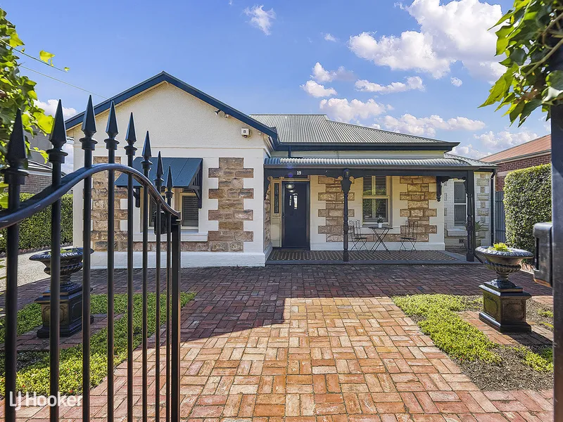 Irresistible Style, Great Location!