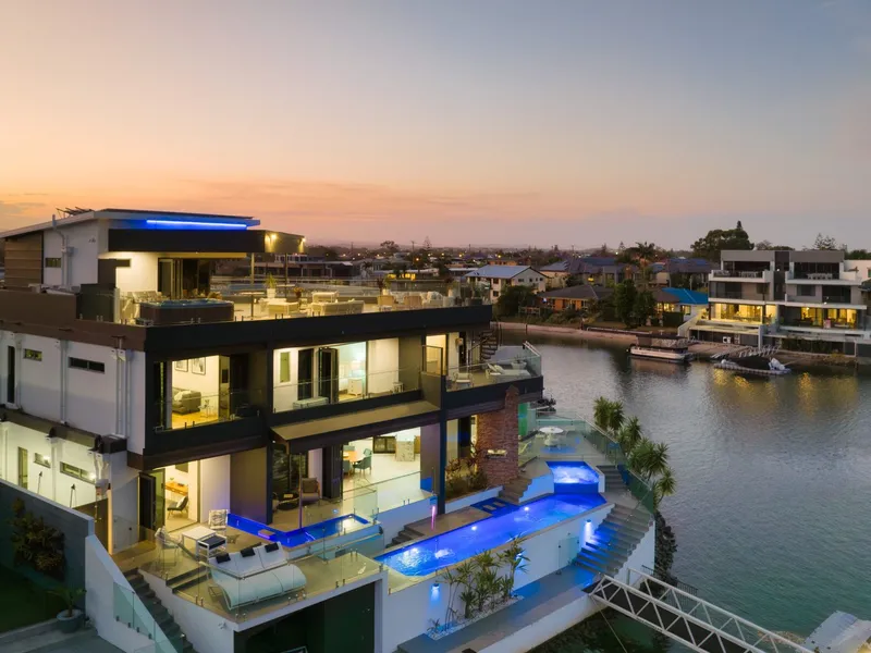 Ultimate Waterfront Oasis on Point Position