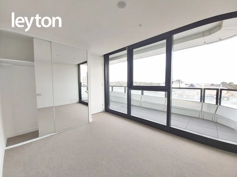 7TH FLOOR EXECUTIVE 2 BEDROOM APARTMENT!