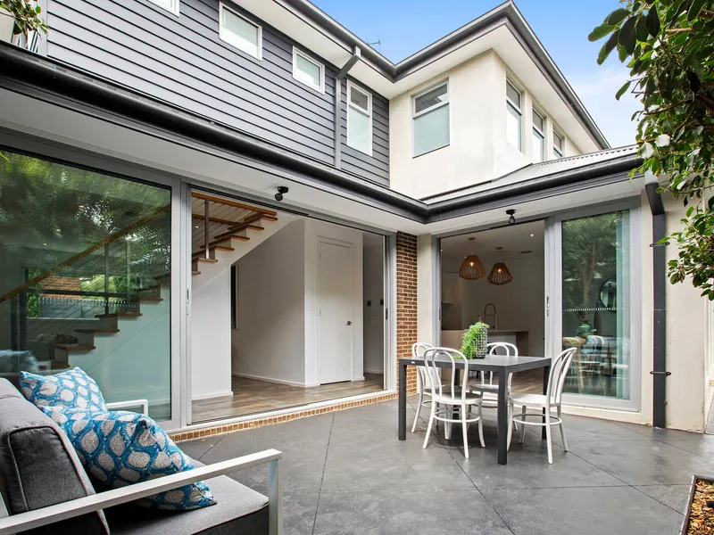 3 Beds, 3 Baths, 3 Zones…So Many Choices!