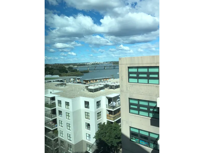 IDEAL POSITION - 2 WEEK FREE RENT!!*