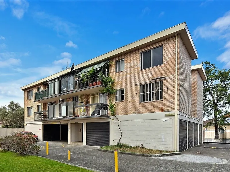 Perfectly Positioned 2 Bedroom Unit in Rosebery