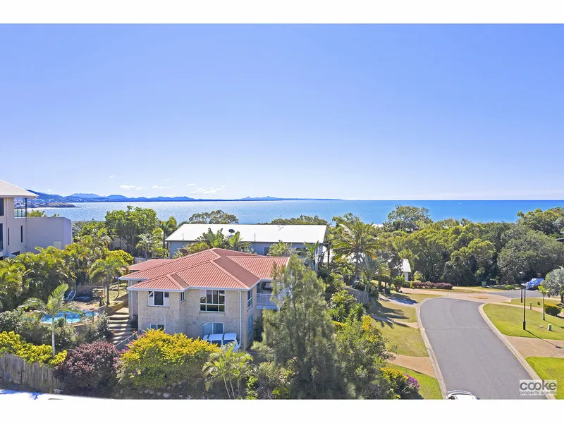 Ocean views in 3 directions and perfect for dual living or large families.