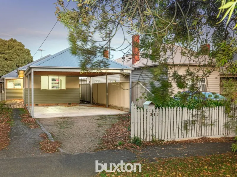 Central City Home Situated in Tree Lined Street Close to CBD