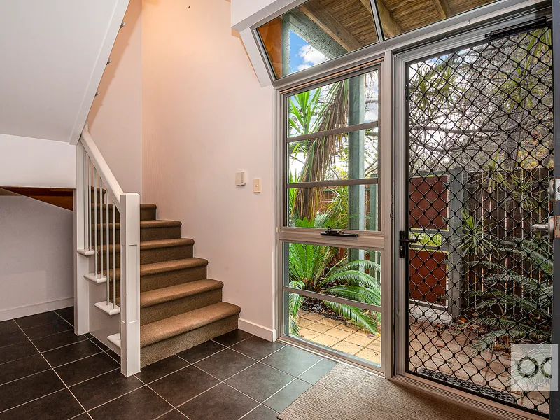 LOW MAINTENANCE TOWNHOUSE