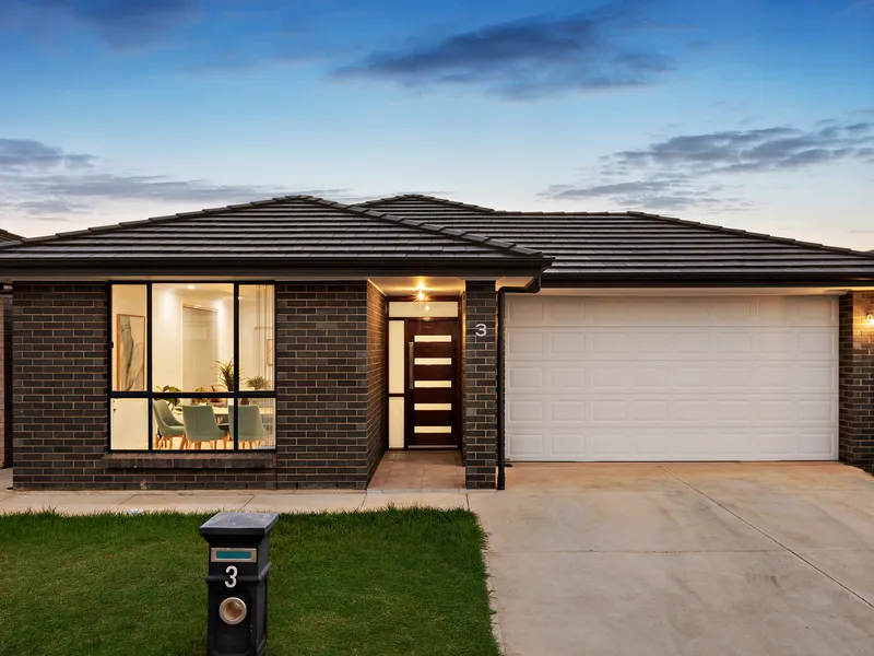 A SPACIOUS STUNNER IN PARALOWIE!
