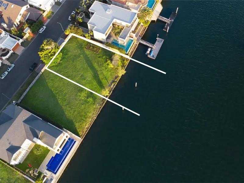 Exclusive and Enviable Opportunity: 812m2 Main River Blank Canvas 