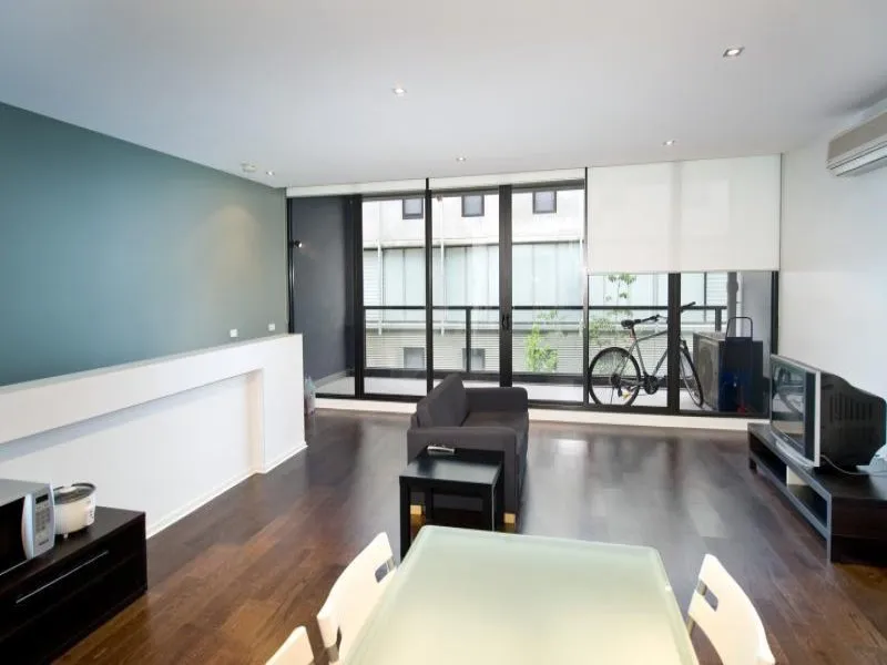 Stunning and Spacious Apartment in a Leafy Pocket of Richmond