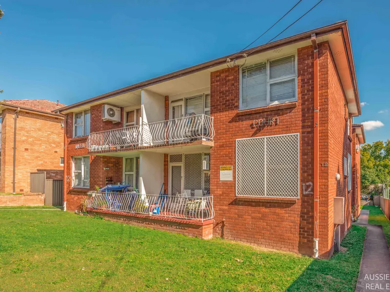 SUPERB INVESTMENT OR 1st HOME (UNIT 7)