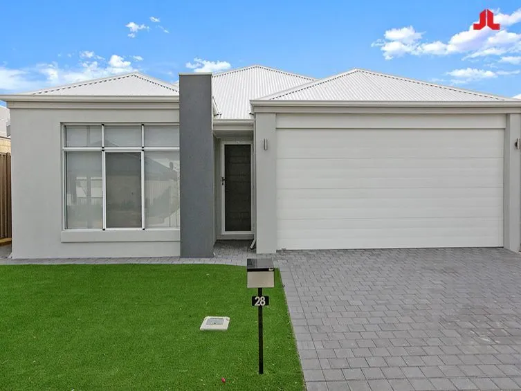 MODERN 4X2 IN PARKLAND HEIGHTS ESTATE