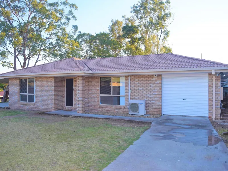 HIGHLY SOUGHT-AFTER FAMILY HOME IN STRETTON STATE COLLEGE CATCHMENT AREA. CLOSE TO ALL AMENTIES