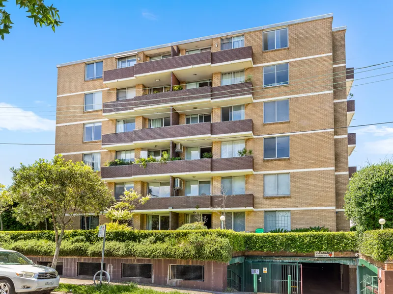 Striking panoramic views in a vibrant central location