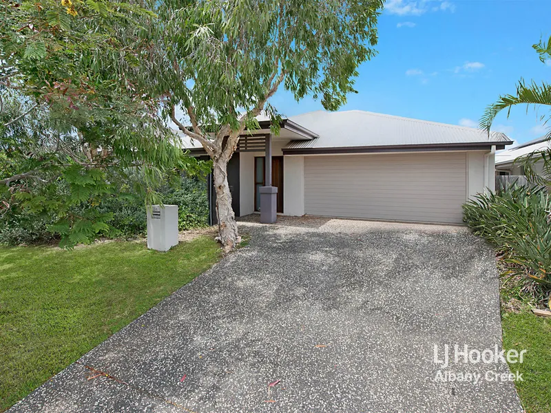 ACROSS FROM PARK, 2 LIVING AND 5th BED OR STUDY!