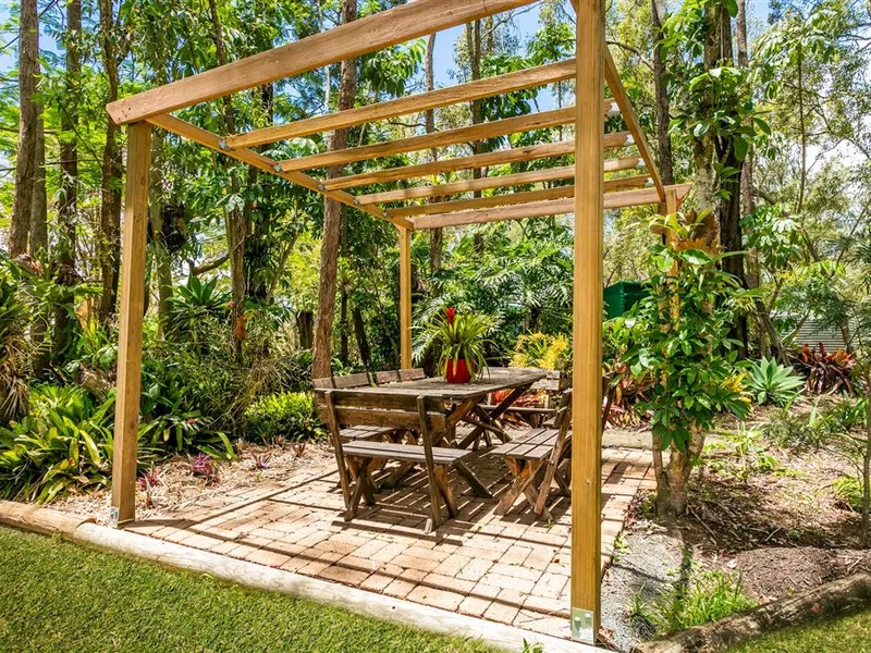 Idyllic Homestead Plus Country Cottage on 4+ Acres