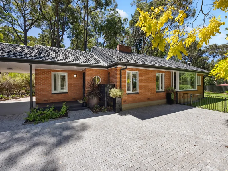 Mid-century magic in picture-perfect setting