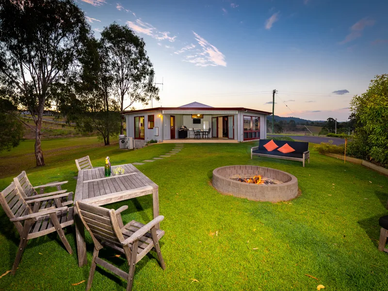 LIFESTYLE ACREAGE WITH SOMETHING SPECIAL