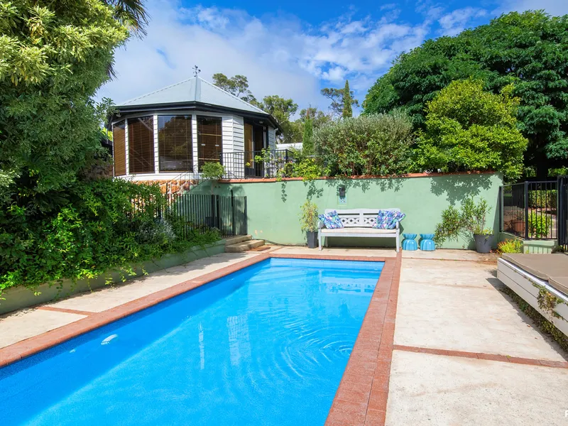 SUSTAINABLE RETREAT AMONGST THE JARRAH FOREST 