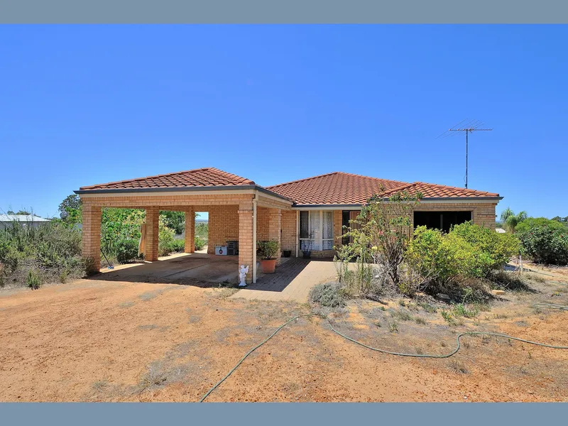 ***LARGE PRICE DROP ON THIS BIG 6 ACRE PROPERTY***
