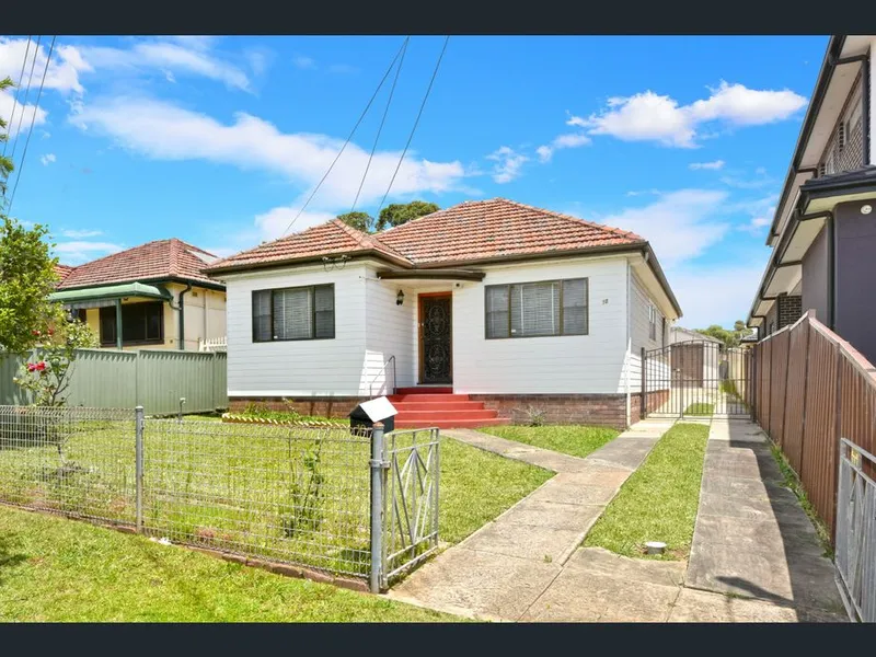 NEAT & TIDY HOUSE - GUILDFORD