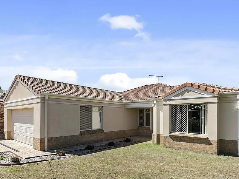 Immaculate 3 Bedroom Home on Corner Block!